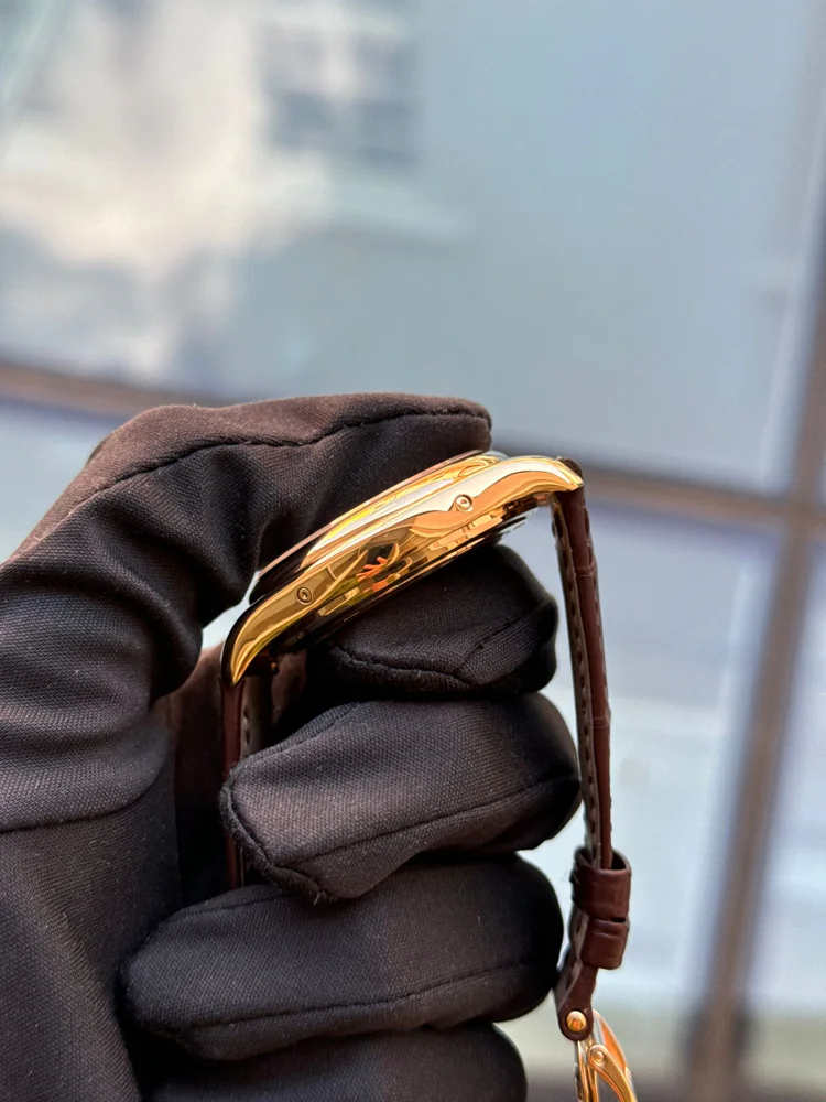 Patek Philippe Annual Calendar Extract from the archives